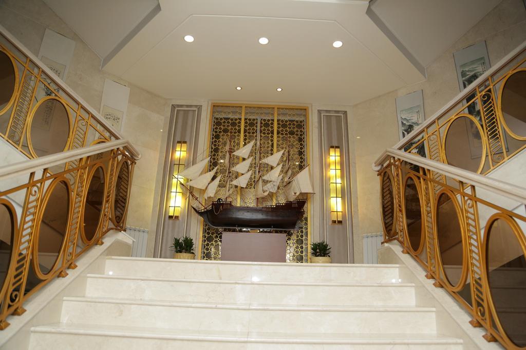 Soluxe Hotel Almaty Exterior photo