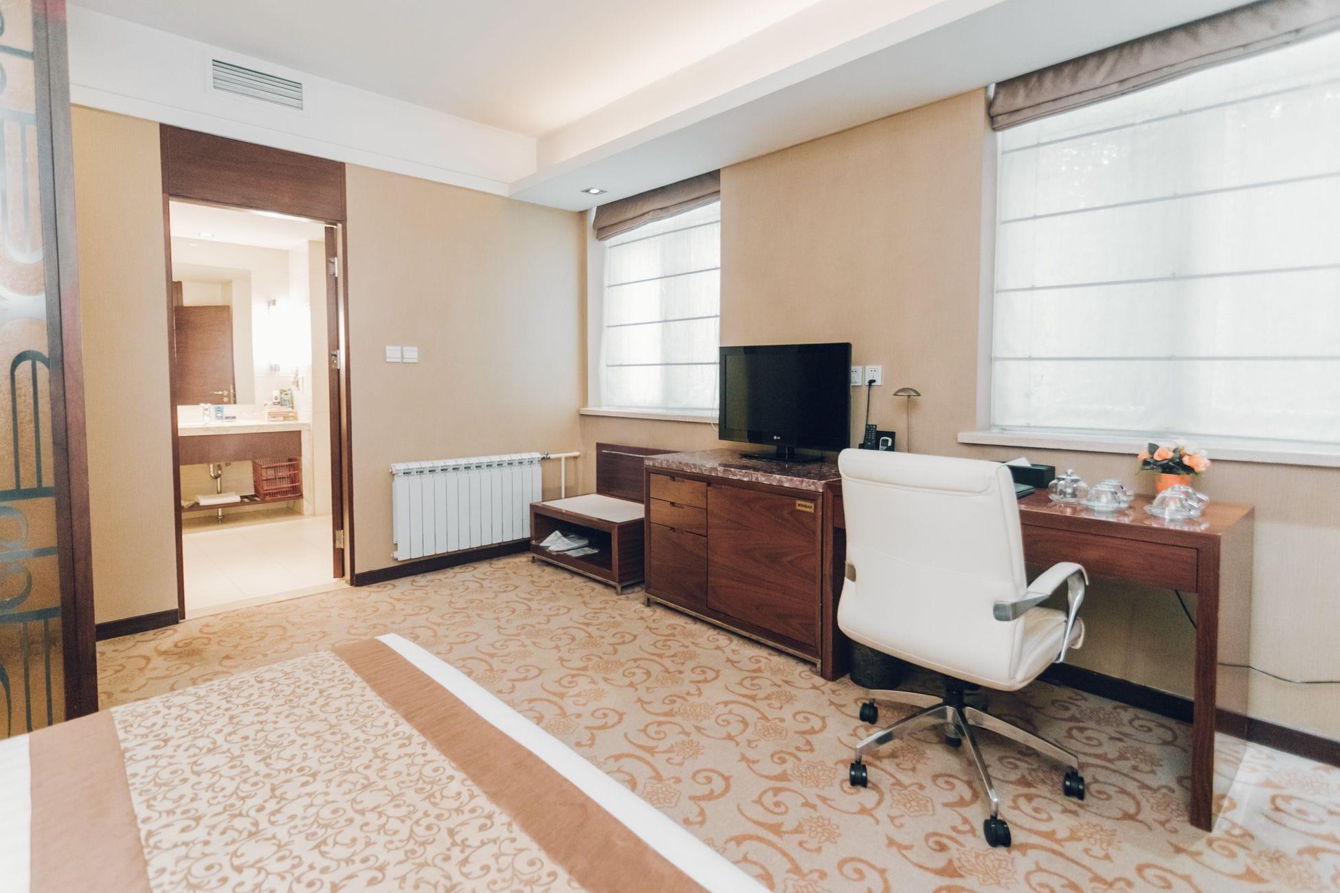 Soluxe Hotel Almaty Exterior photo