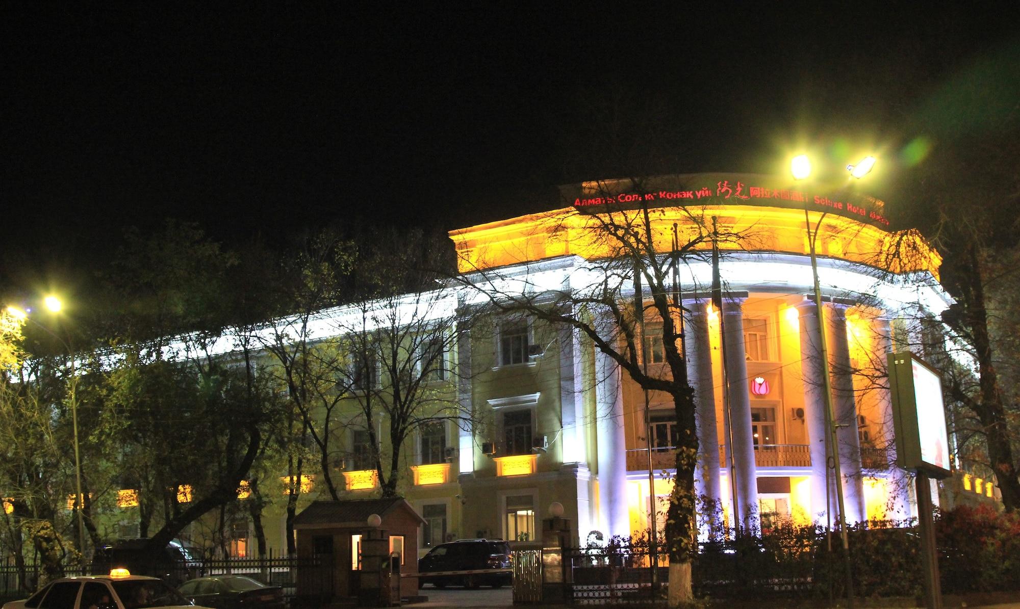 Soluxe Hotel Almaty Exterior photo