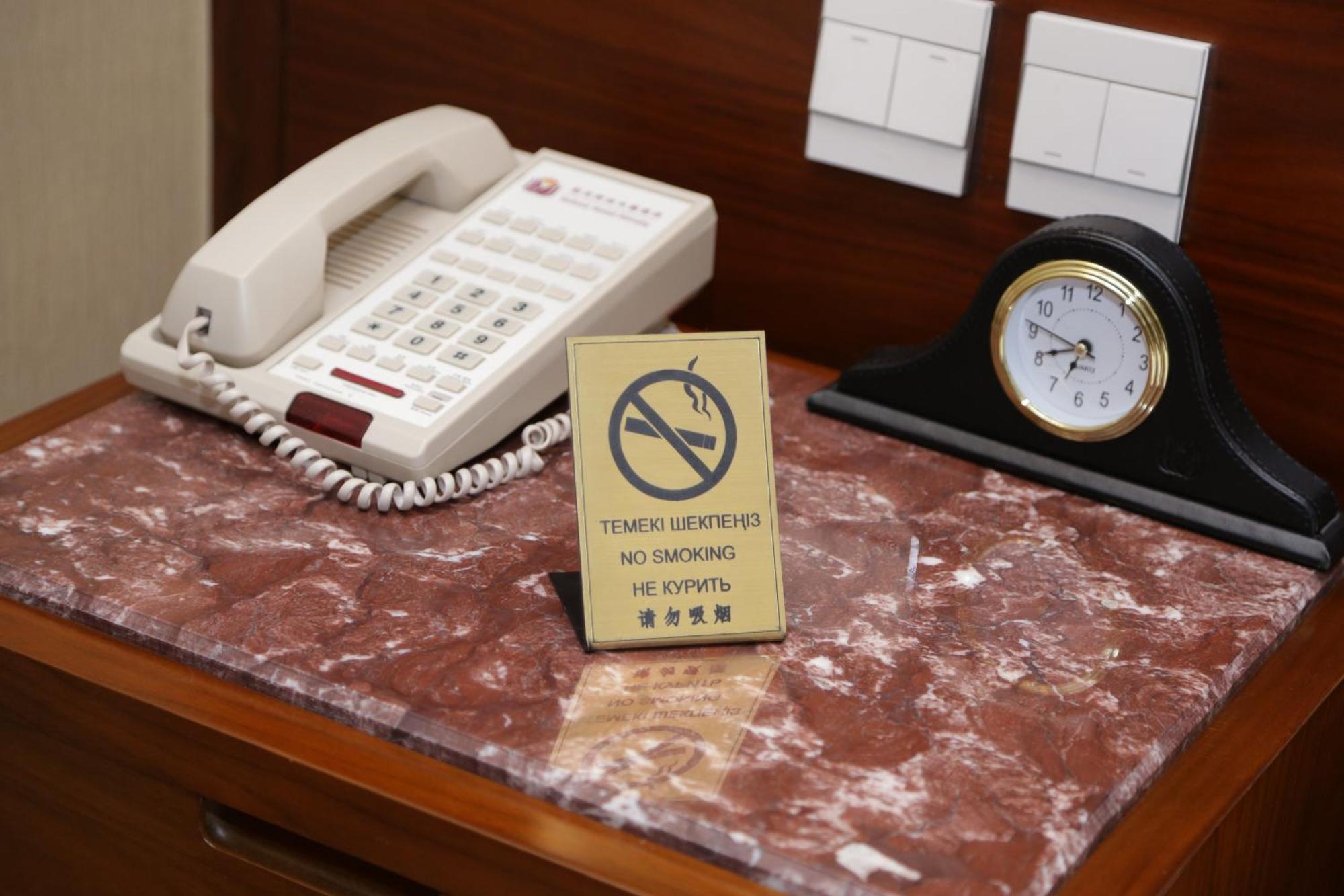 Soluxe Hotel Almaty Room photo