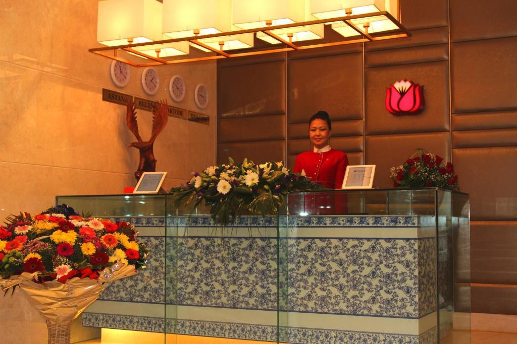 Soluxe Hotel Almaty Exterior photo